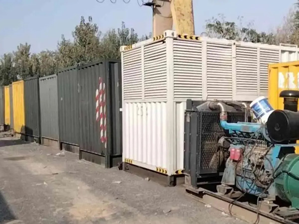 醴陵200KW柴油发电机机组每小时油耗是多少？